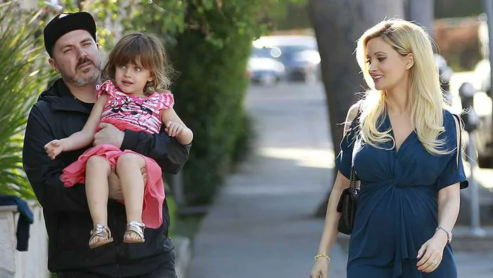 Holly Madison & Pasquale Rotella with their daughter