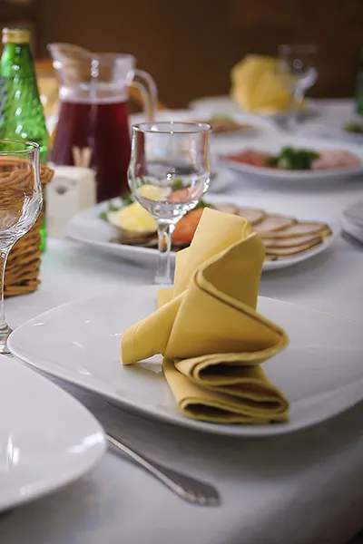 Formal Dining Dinnerware