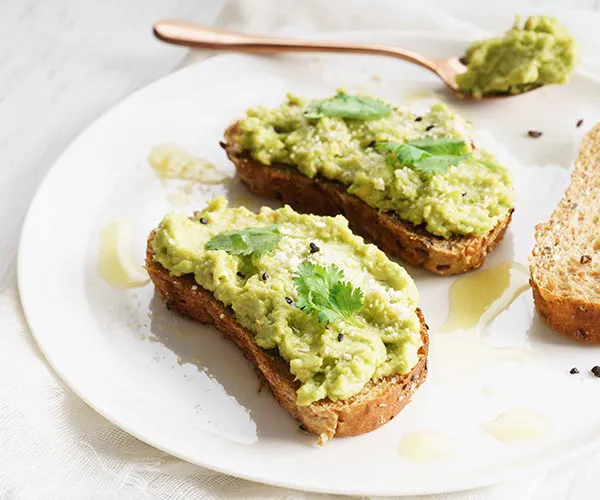 Egg And Avocado Cauliflower Toast anti-inflammatory breakfast for flat abs