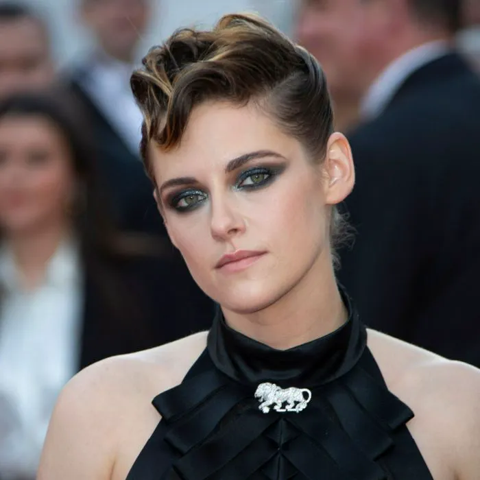 kristen stewart brown hair side part undercut wavy hair red carpet