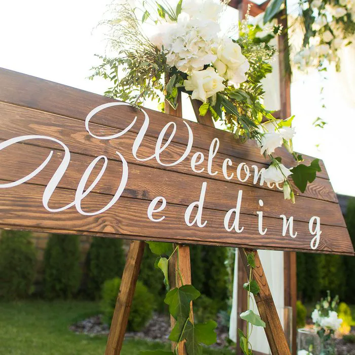 Warm welcome sign for wedding guests at the venue.