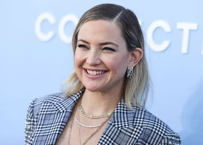 kate hudson runway show