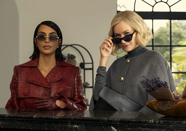 Kim Kardashian and Naomi Watts