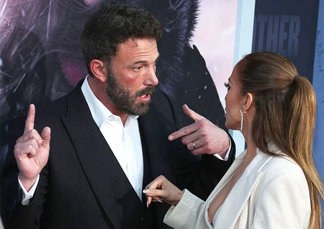 Ben Affleck and Jennifer Lopez arguing