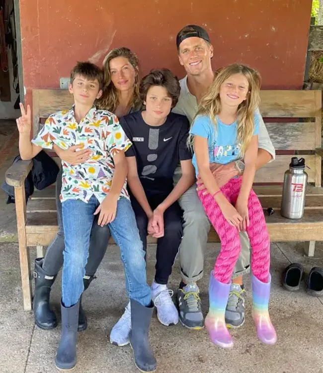 Gisele Bundchen Tom Brady family pic