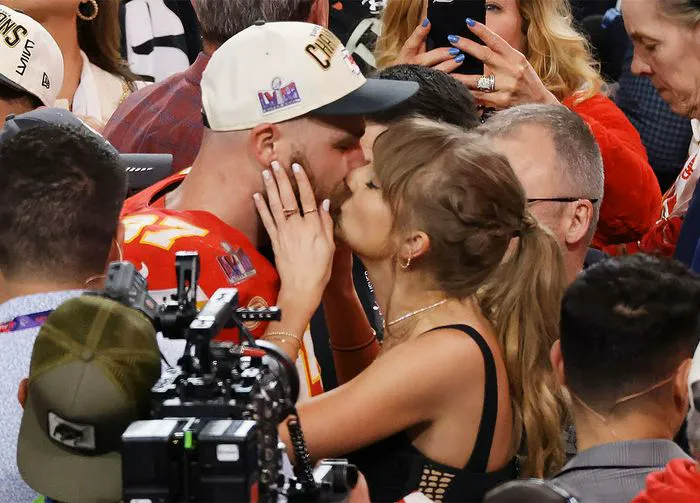 Taylor Swift kisses Travis Kelce after Super Bowl