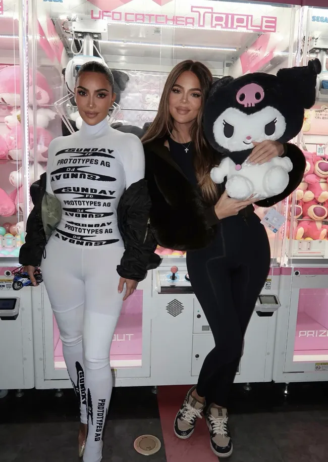 Kim Kardashian Khloe Kardashian Tokyo trip Instagram
