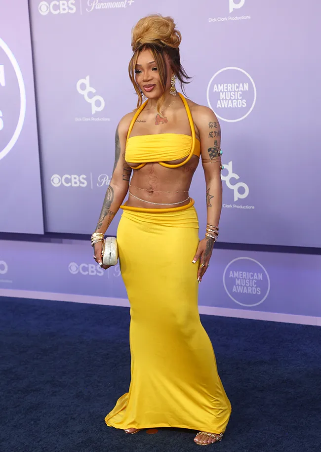 GloRilla flaunts bold style on AMAs red carpet.
